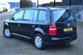 Volkswagen Touran - 1.6-16V FSI Business 7 persoons / Clima / Cruise / Trekhaak - 1 - Thumbnail