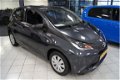 Toyota Aygo - 1.0 VVT-i x 10 STUKS OP VOORRAAD 2016-2017 vanaf 6.495 EURO AIRCO I CRUISE CONTROL AIR - 1 - Thumbnail