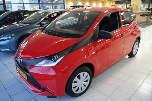 Toyota Aygo - 1.0 VVT-i x 10 STUKS OP VOORRAAD 2016-2017 vanaf 6.495 EURO AIRCO I CRUISE CONTROL AIR - 1