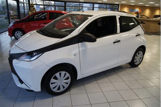 Toyota Aygo - 1.0 VVT-i x 10 STUKS OP VOORRAAD 2016-2017 vanaf 6.495 EURO AIRCO I CRUISE CONTROL AIR - 1