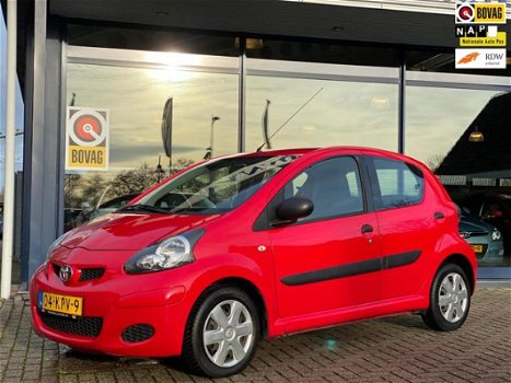 Toyota Aygo - 1.0-12V Access 1e Eig. 5Drs Parrot NL-Auto NAP Dealer Onderhouden - 1