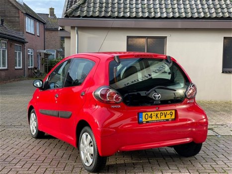 Toyota Aygo - 1.0-12V Access 1e Eig. 5Drs Parrot NL-Auto NAP Dealer Onderhouden - 1