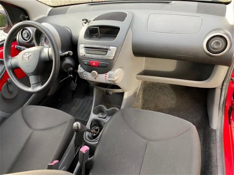 Toyota Aygo - 1.0-12V Access 1e Eig. 5Drs Parrot NL-Auto NAP Dealer Onderhouden - 1