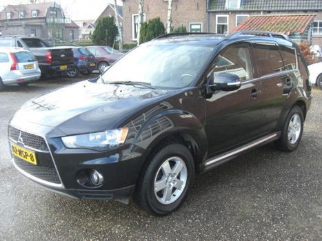 Mitsubishi Outlander - 2.2 DI-D Intense - 1