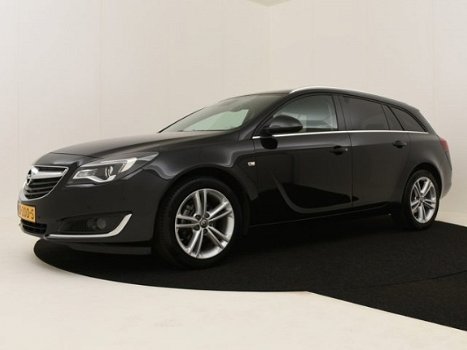 Opel Insignia Sports Tourer - 1.4 Turbo Business+ | Leder | 18'' velgen | Stoelverwarming | - 1