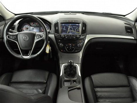 Opel Insignia Sports Tourer - 1.4 Turbo Business+ | Leder | 18'' velgen | Stoelverwarming | - 1
