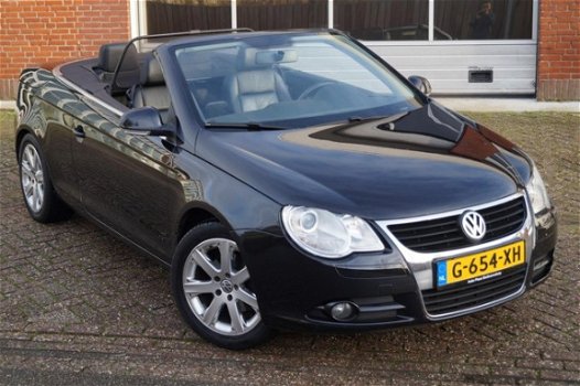 Volkswagen Eos - 2.0-16v FSI * PANO * LEER * CRUISE * DEALER ONDERHOUDEN - 1