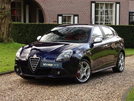 Alfa Romeo Giulietta - 1.4 Turbo Multiair Xenon/Leer/Bluetooth/Elektrischest./Stoelver/PDC - 1
