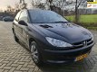 Peugeot 206 - 1.4 Pop' Art - ZWART - BWJR 2004 - AIRCO - 1 - Thumbnail