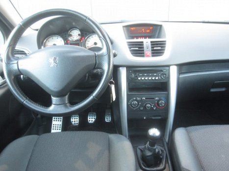 Peugeot 207 - 1.6 VTi * 5-deurs * Ijskoude Airco * Cruise Control * NAP-Pas * Top Onderhouden * Ving - 1