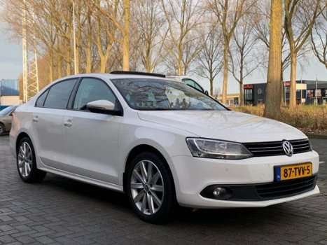 Volkswagen Jetta - 1.2 TSI Comfortline *Nieuwstaat* Pano Dak - 1