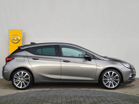 Opel Astra - 1.4 Innovation 150 pk Navigatie / Parkeersensoren / Camera / Trekhaak / Keyless / AGR C - 1