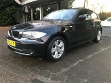 BMW 1-serie - 116i Navi 2010 160DKM NaP Nederlandse Auto