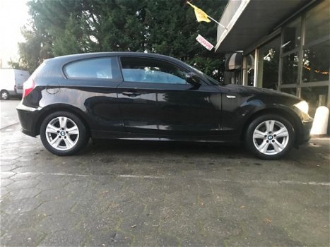 BMW 1-serie - 116i Navi 2010 160DKM NaP Nederlandse Auto - 1