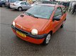 Renault Twingo - 1.2 Comfort prijs incl. onderhoudsbeurt en APK - 1 - Thumbnail