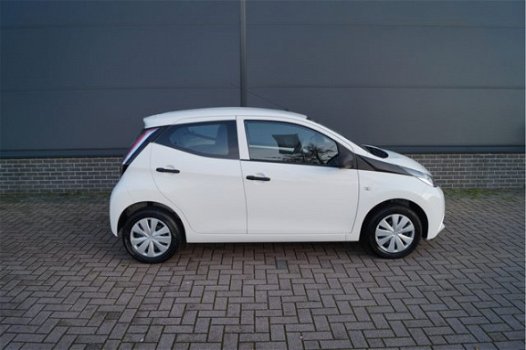 Toyota Aygo - 1.0 VVT-i x-now l Airco - 1