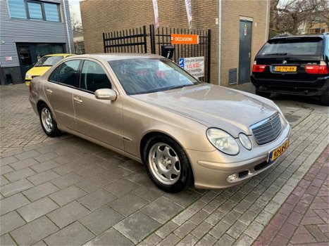 Mercedes-Benz E-klasse - 200 K. Classic 3e Eigenaar Airco NAP APK 1 Jaar - 1