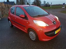 Peugeot 107 - 1.0-12V XS MET BIJNA VOL JAAR A.P.K