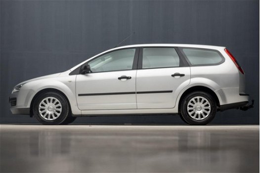 Ford Focus Wagon - 1.6-16V Champion Sport (CRUISE, NIEUWE APK, AIRCO, TREKHAAK, SPORTSTOELEN, ELEK. - 1