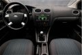 Ford Focus Wagon - 1.6-16V Champion Sport (CRUISE, NIEUWE APK, AIRCO, TREKHAAK, SPORTSTOELEN, ELEK. - 1 - Thumbnail