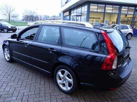 Volvo V50 - 1.6 D2 BUSINESS AIRCO-ECC NAVI LEER - 1