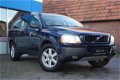 Volvo XC90 - 2.5T 210PK Aut. AWD 7-Persoons *Xenon/Leer/Complete Historie/Zee - 1 - Thumbnail