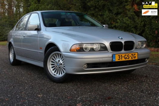 BMW 5-serie - 520i Executive 170pk Automaat Origineel NL NAP - 1