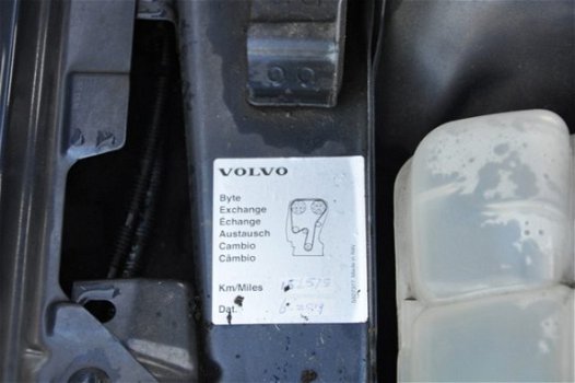 Volvo V40 - D4 190pk Momentum + Ecc + Lmv + Navi + Pdc + Tft - 1
