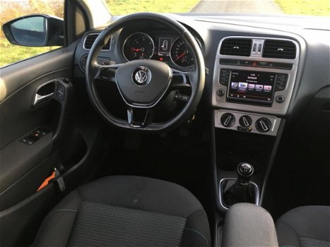 Volkswagen Polo - 1.4 TDI BlueMotion Highline Navi/Airco/Cruise Nieuwstaat 12-2015 - 1