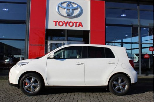 Toyota Urban Cruiser - 1.3 VVT-i Dynamic | Navigatie | Lederen bekleding - 1