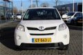 Toyota Urban Cruiser - 1.3 VVT-i Dynamic | Navigatie | Lederen bekleding - 1 - Thumbnail