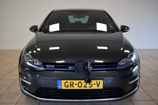 Volkswagen Golf - 1.4 TSI GTE Climate-control/Cruise-control/Panoramadak/Navigatie - 1