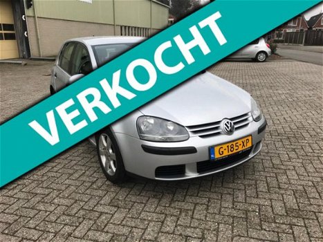 Volkswagen Golf - 1.6 FSI Trendline - 1