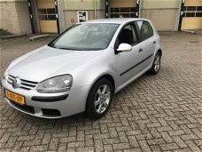 Volkswagen Golf - 1.6 FSI Trendline