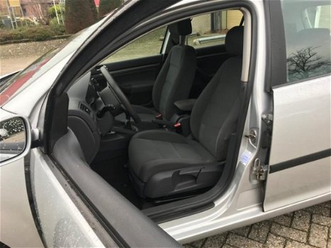 Volkswagen Golf - 1.6 FSI Trendline - 1