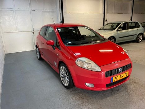 Fiat Grande Punto - 1.9 JTD Sport MOOIE AUTO//SPORT UITV//RIJD SCHAKELD TOP - 1