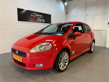 Fiat Grande Punto - 1.9 JTD Sport MOOIE AUTO//SPORT UITV//RIJD SCHAKELD TOP - 1