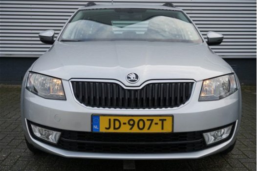 Skoda Octavia Combi - 1.2TSI/111PK Ambition Businessline DSG · Navigatie · Parkeersensoren · Cruise - 1