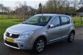 Dacia Sandero - 1.6 Lauréate Airco 5 Deurs uitvoering APK 2020 - 1 - Thumbnail