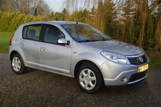 Dacia Sandero - 1.6 Lauréate Airco 5 Deurs uitvoering APK 2020 - 1