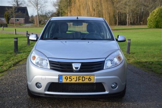 Dacia Sandero - 1.6 Lauréate Airco 5 Deurs uitvoering APK 2020 - 1