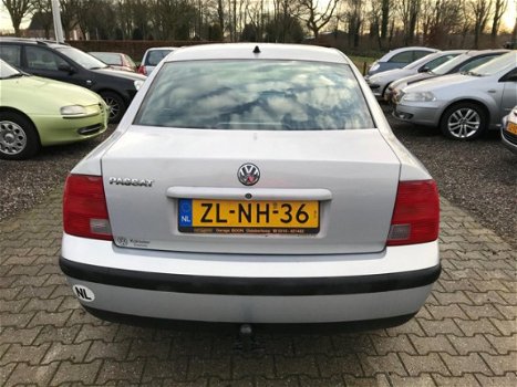 Volkswagen Passat - 1.6 - 1