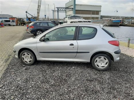 Peugeot 206 - 1.4 XR APK: 29-11-2020 - 1