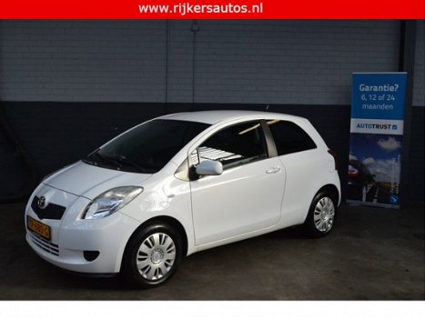 Toyota Yaris - 1.0 VVTi + Airco, Pdc, Carkit, 4xzgan All season banden, Usb aansluiting radio Alle b - 1