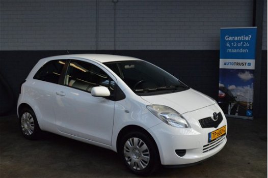 Toyota Yaris - 1.0 VVTi + Airco, Pdc, Carkit, 4xzgan All season banden, Usb aansluiting radio Alle b - 1