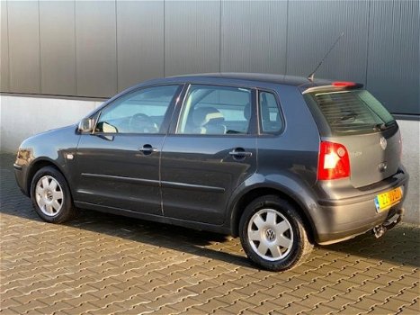 Volkswagen Polo - 1.4-16V Highline Airco/5-Deurs/N.A.P - 1