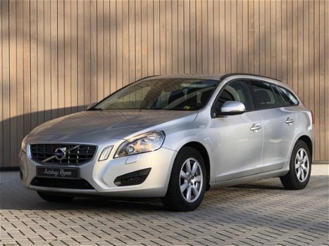 Volvo V60 - 1.6 D2 Summum 2013 Grijs - 1