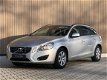 Volvo V60 - 1.6 D2 Summum 2013 Grijs - 1 - Thumbnail