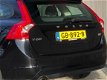 Volvo V60 - 1.6 D2 Kinetic 2015 Zwart *AUTOMAAT - 1 - Thumbnail