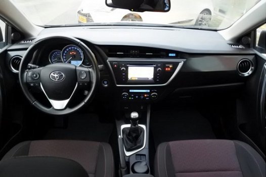 Toyota Auris - 1.3 VVTi Dynamic Sport | Panoramadak | navigatie | regen en licht sensor | 17 